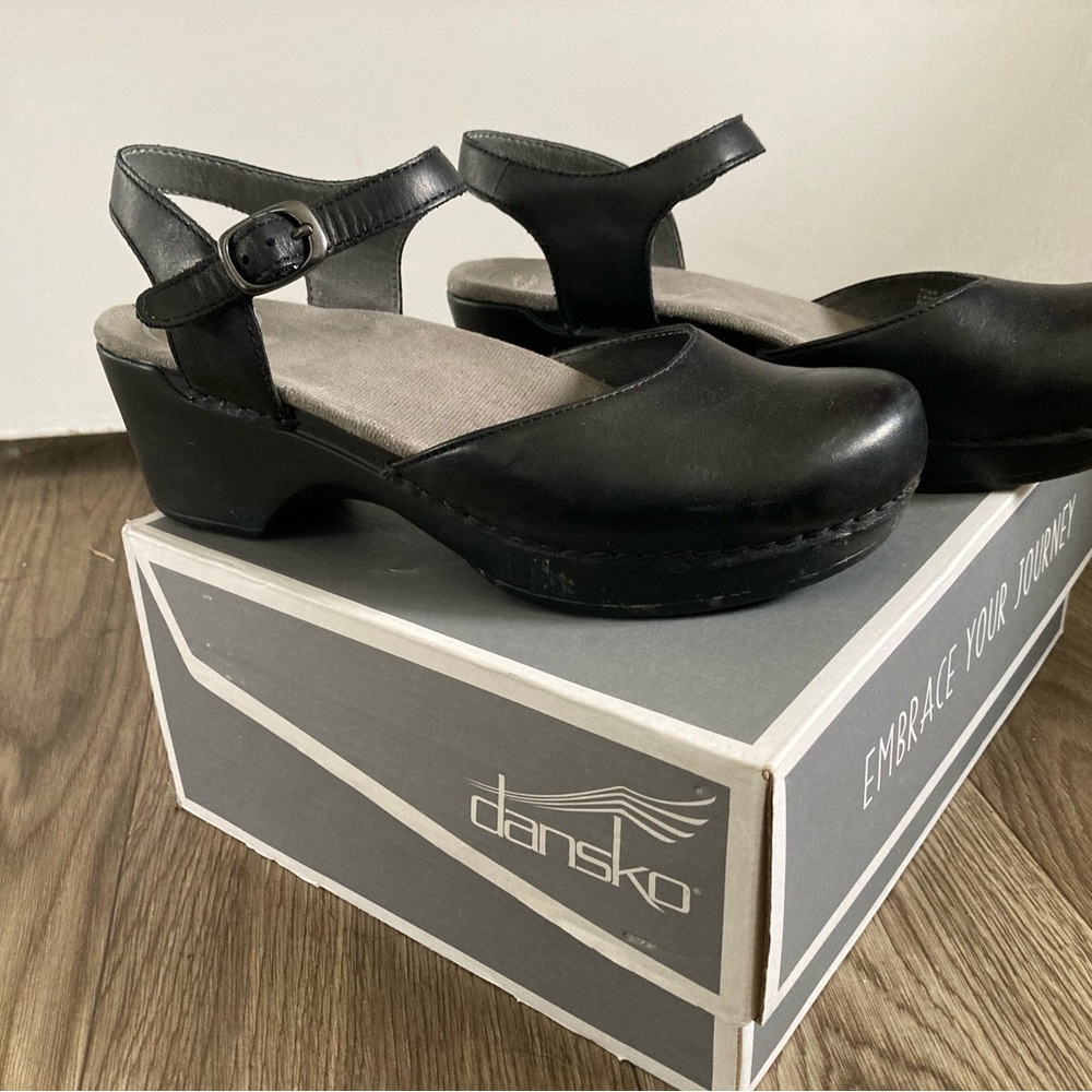 Dansko Women's Black Sam Soft Full Grain